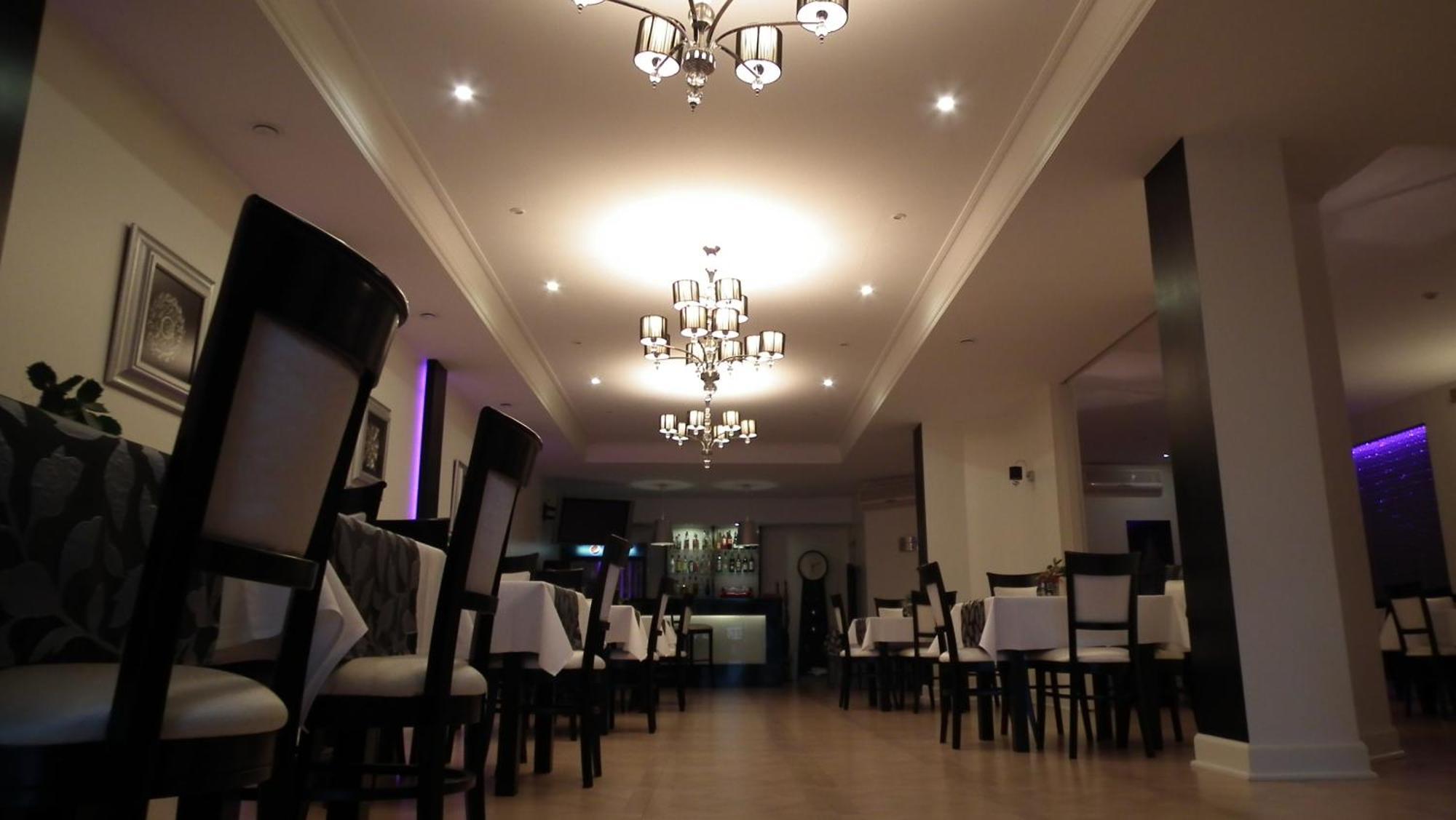 Hotel & Restauracja Glass Radom Esterno foto